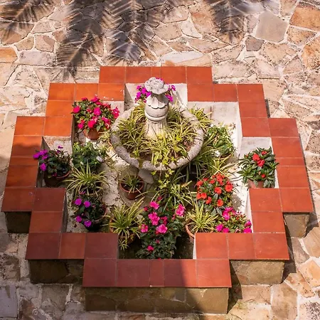 Y Casa Bego Aparthotel