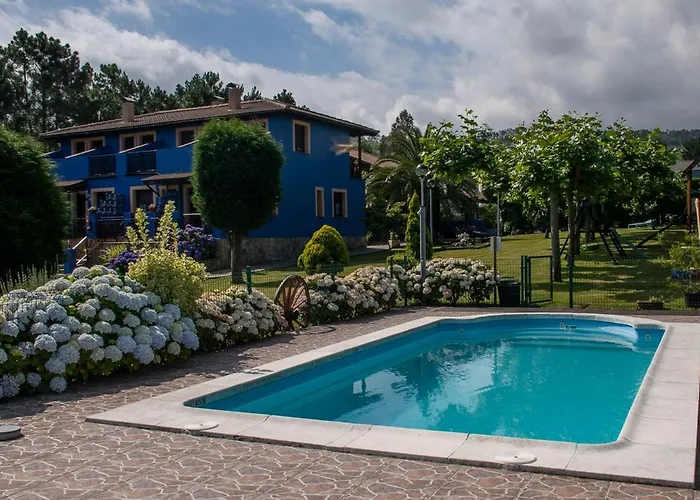 Complejo Rural Alhelí - Y Apartahotel 2*