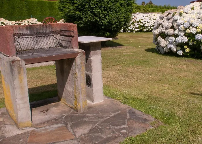 Complejo Rural Alhelí - Y Apartahotel Valdredo