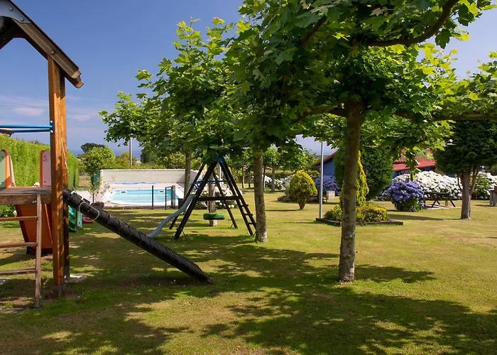 Complejo Rural Alhelí - Y Apartahotel 2*